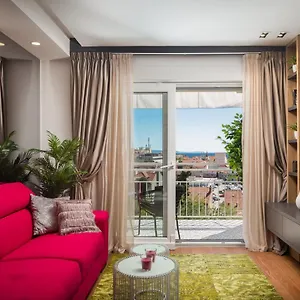  Apartment V Luxury