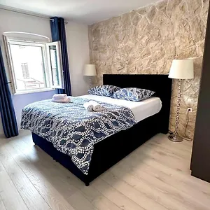  Apartment Vijoleta In Centre